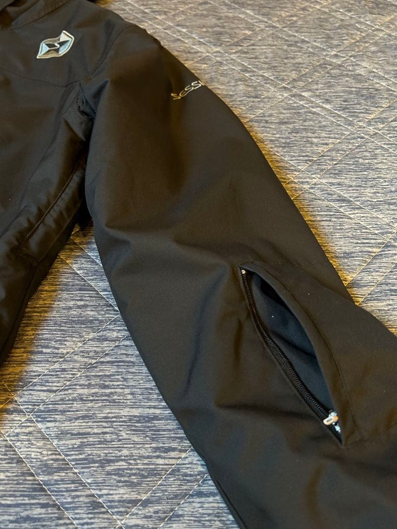 Mサイズ 黒 フード付きジャケット