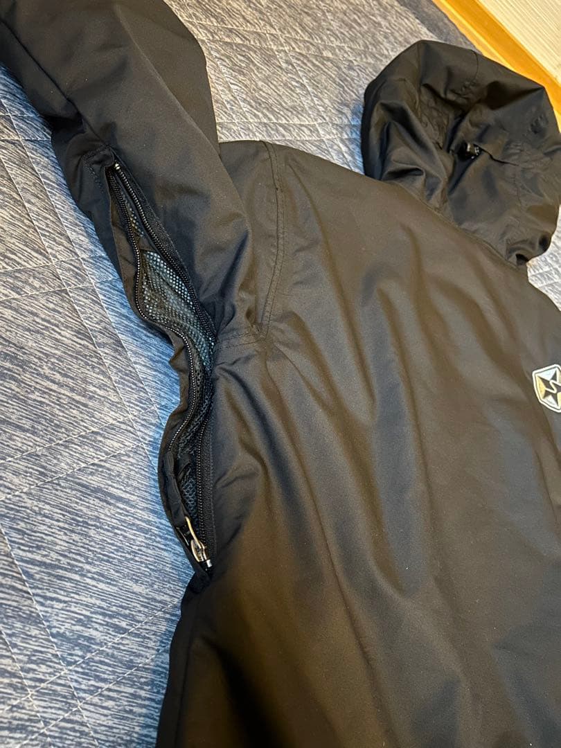 Mサイズ 黒 フード付きジャケット