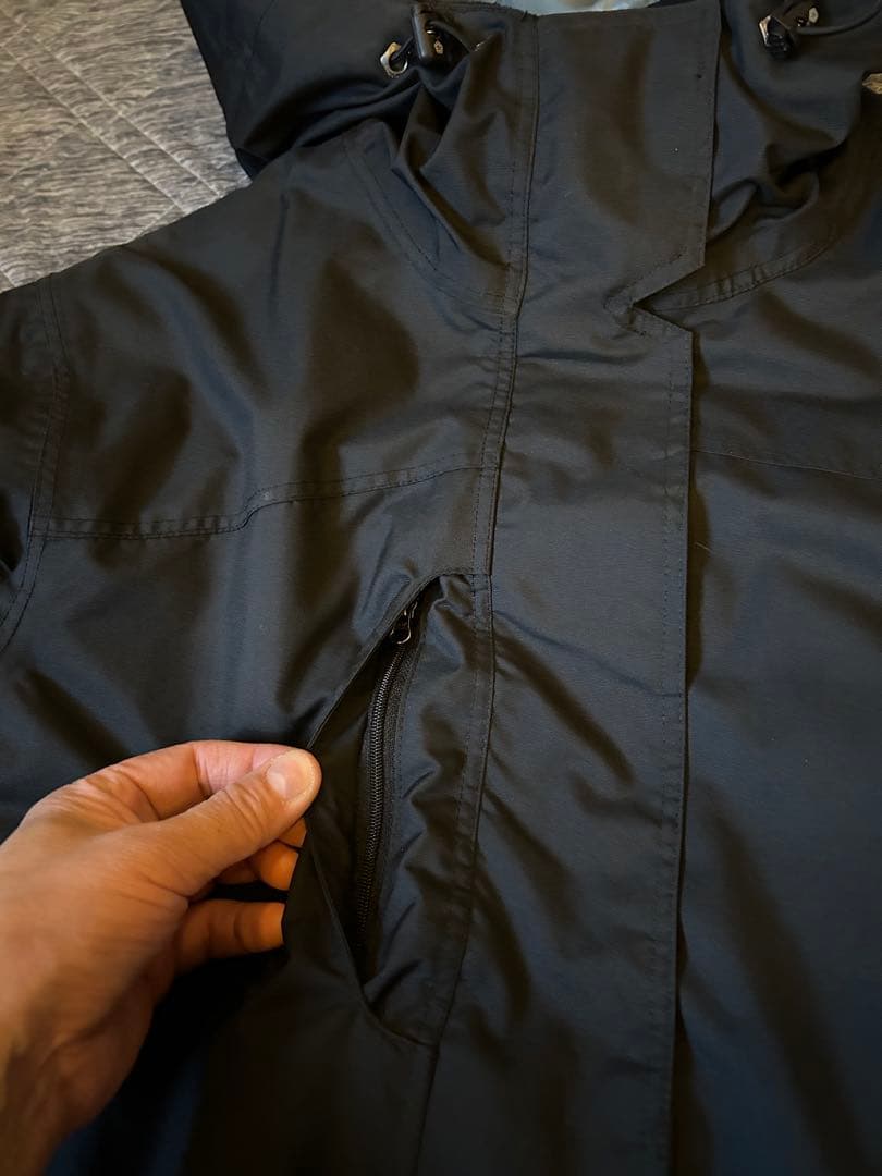 Mサイズ 黒 フード付きジャケット