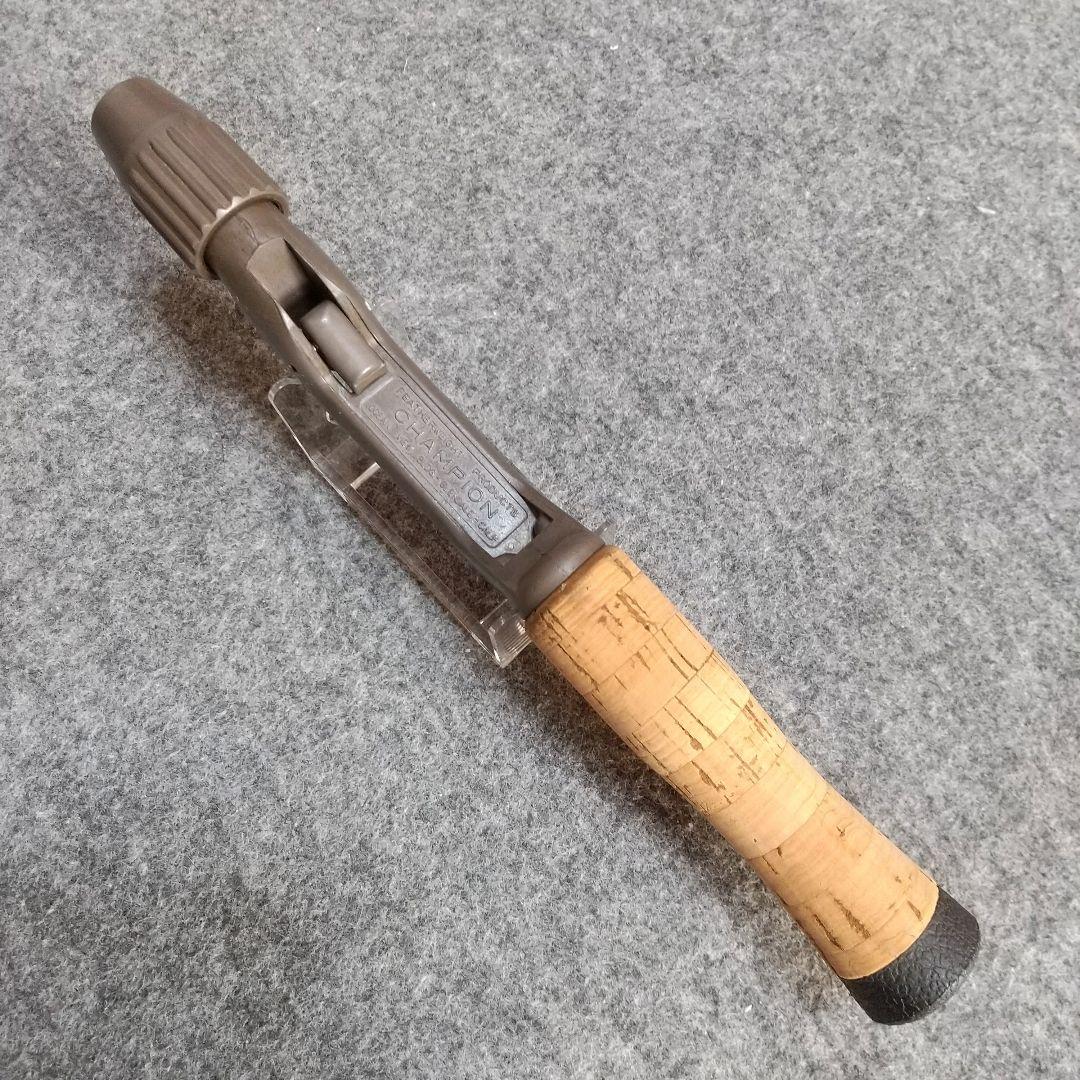 フェザーウェイト チャンピオングリップ ザウルス フィリプソン