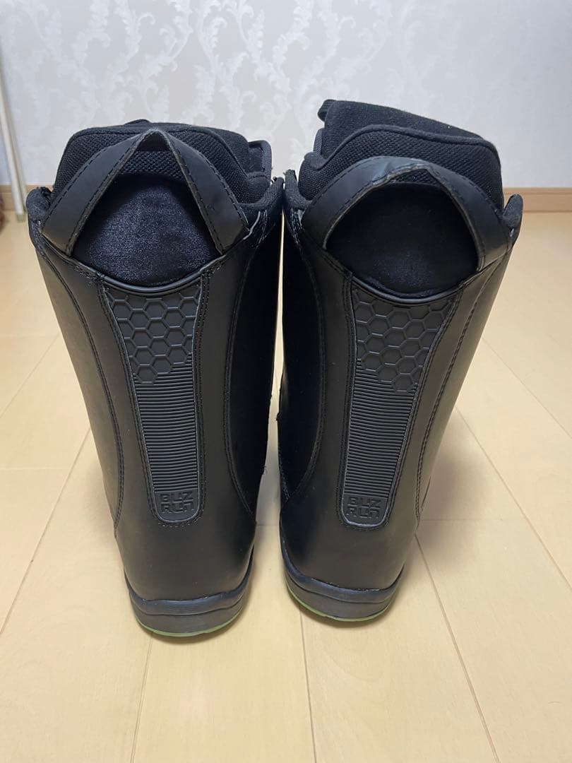 【美品】スノーボードブーツ 28cm BUZRUN