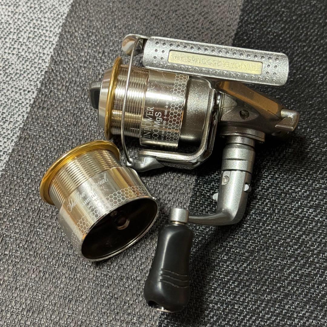 シマノ 00ツインパワー 2500Mgs