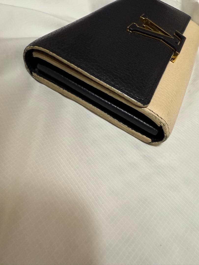 ルイヴィトン ポルトフォイユ・カプシーヌ バイカラー