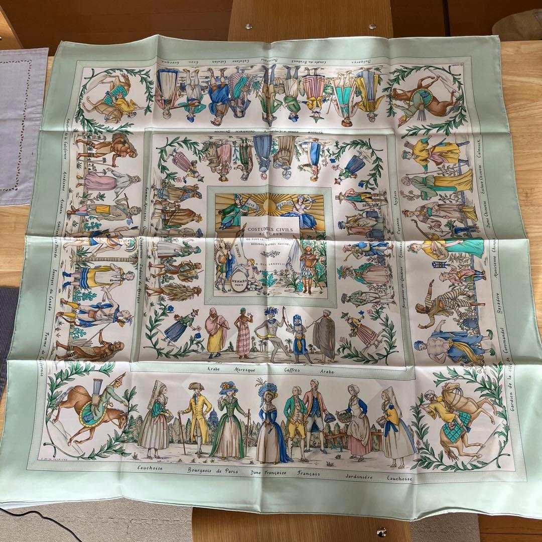 HERMES✨エルメス スカーフ 現代市民の服装 シルク100