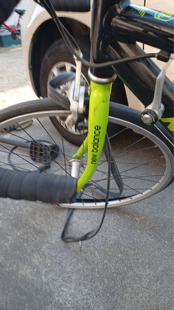 ロードバイク　NEW BALANCE Jr. TAJ24　ヘルメット付