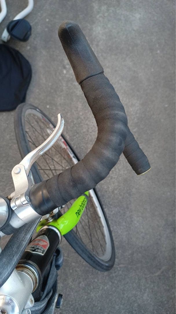 ロードバイク　NEW BALANCE Jr. TAJ24　ヘルメット付