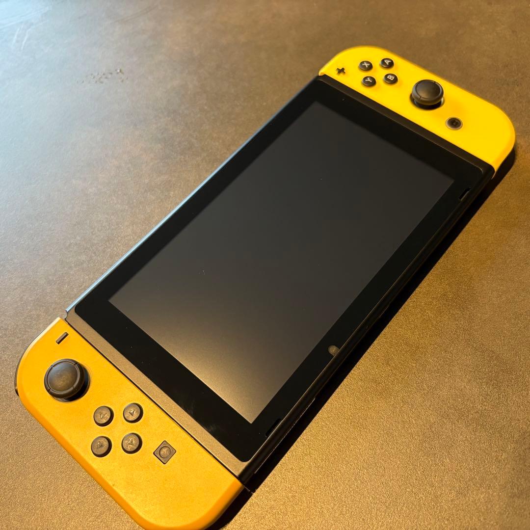 Nintendo Switch ピカチュウ イーブイ 本体モンスタボールPLUS