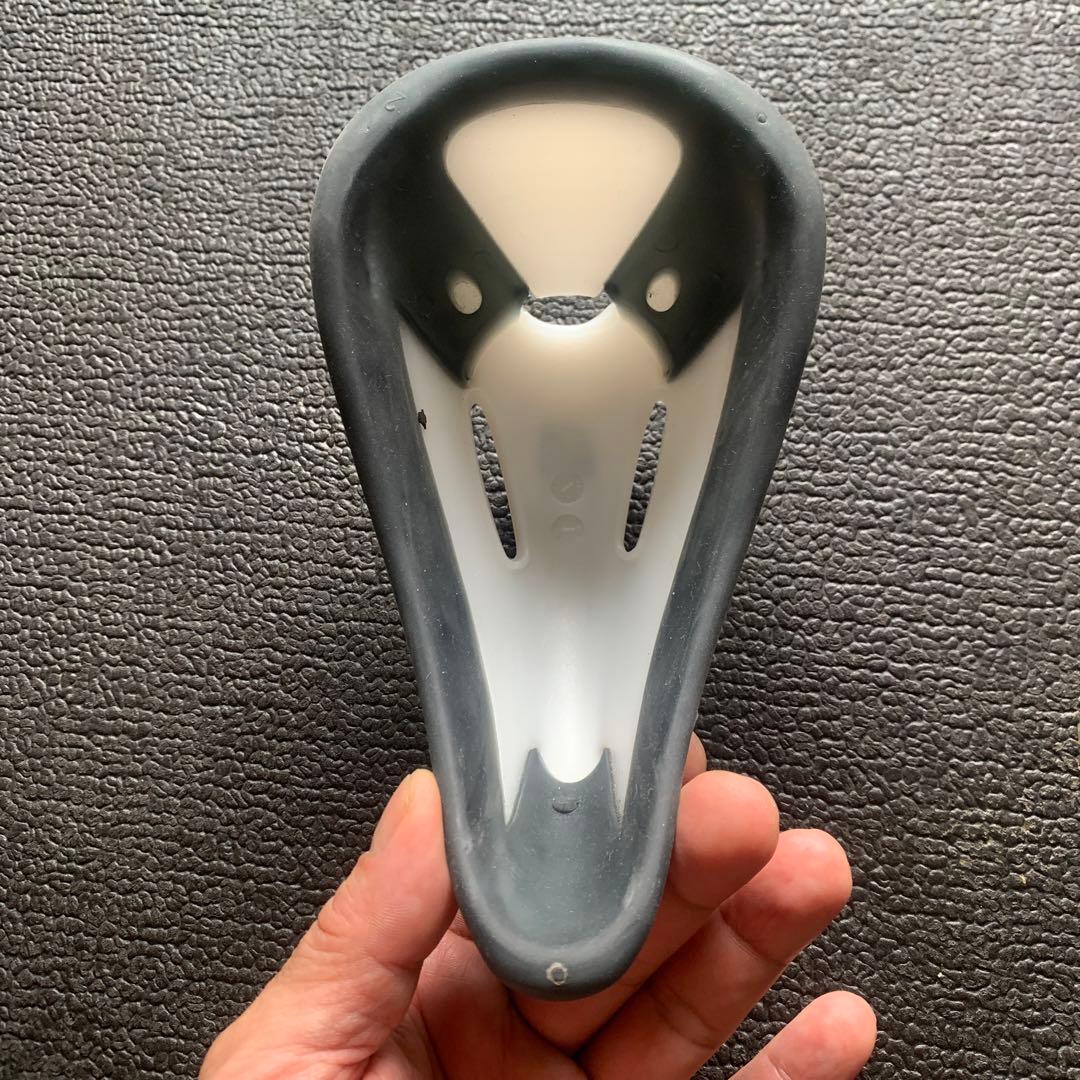 ファウルカップとケース