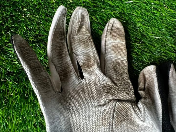 細川亨　実使用　ナイキ　バッティンググローブ　破れ有