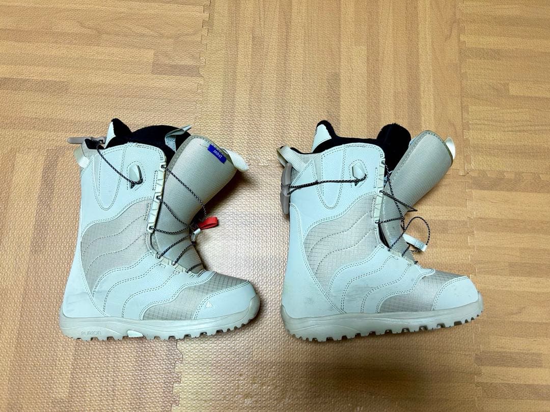 BURTON MINT ブーツ 23.5cm【白】