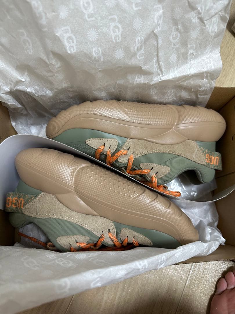 UGG スニーカーブーツ　レディースシェイデットクローバー