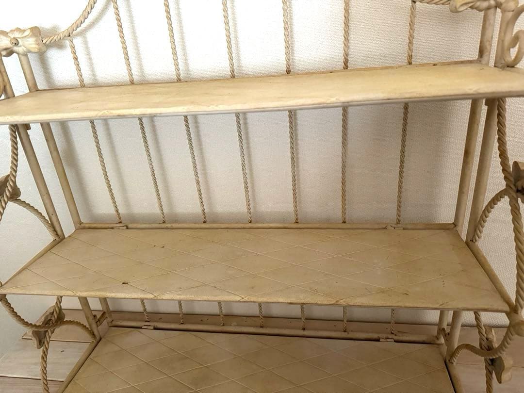 アンティーク調ホワイトリボンアイアン3段ラック ショップ