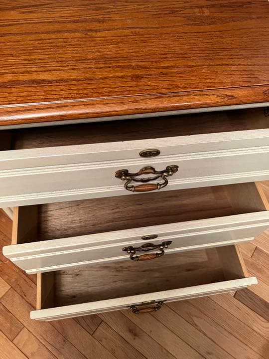 Lexington社の飾り棚、本棚①