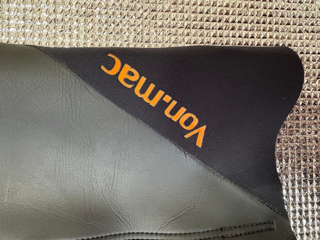 ダークグレー ジッパー付きタッパー