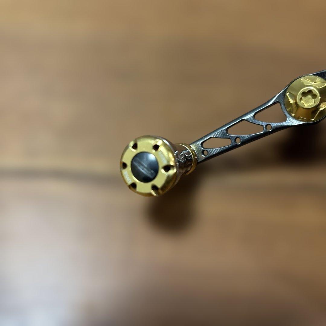 LIVRE Wing 98 ダブルハンドル　ガンメタ／ゴールド　※シマノ用