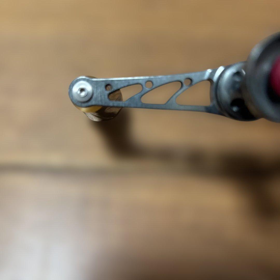 LIVRE Wing 98 ダブルハンドル　ガンメタ／ゴールド　※シマノ用