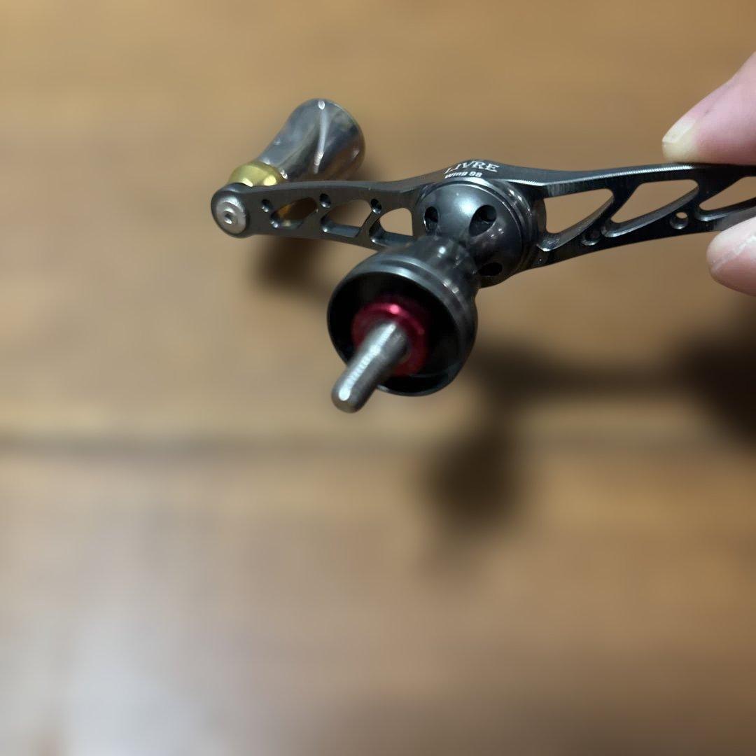 LIVRE Wing 98 ダブルハンドル　ガンメタ／ゴールド　※シマノ用