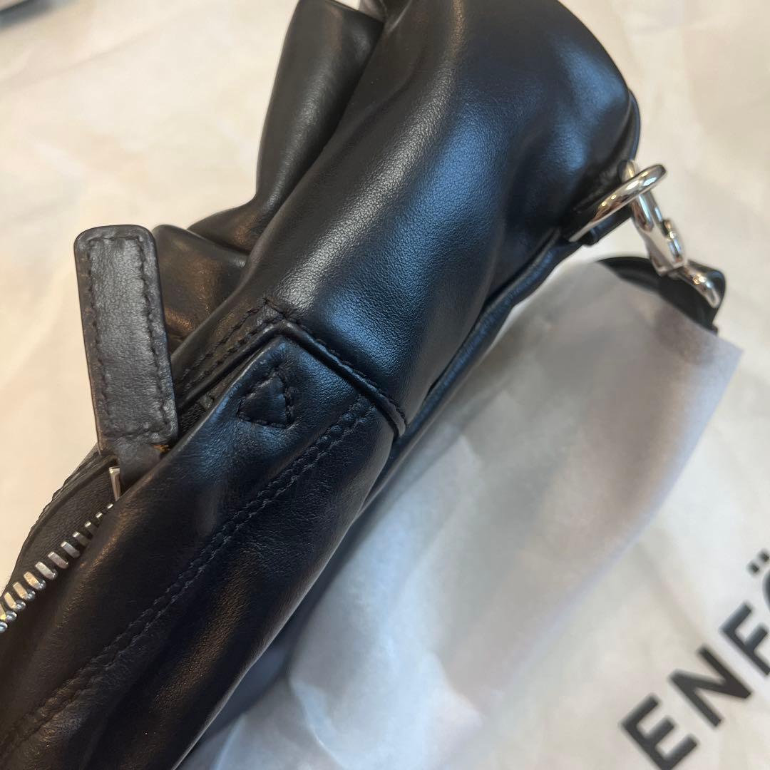 GIVENCHY ナノ バックパック