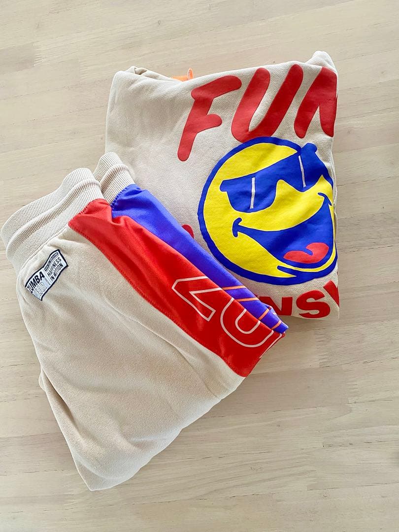 ZUMBA FUN & SUNSHINE フーディセットアップ