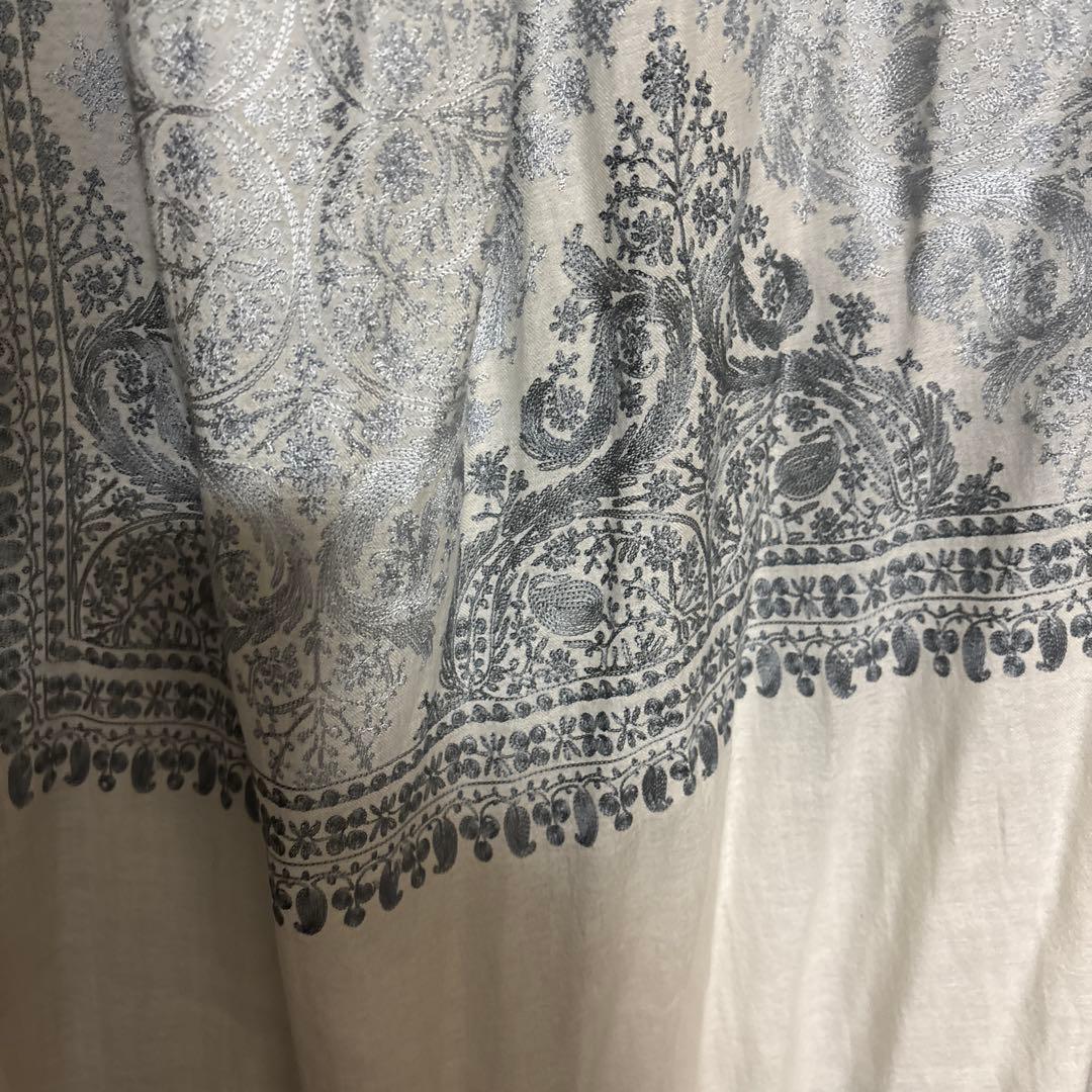 【お値引き不可】トルコで購入　刺繍ストール