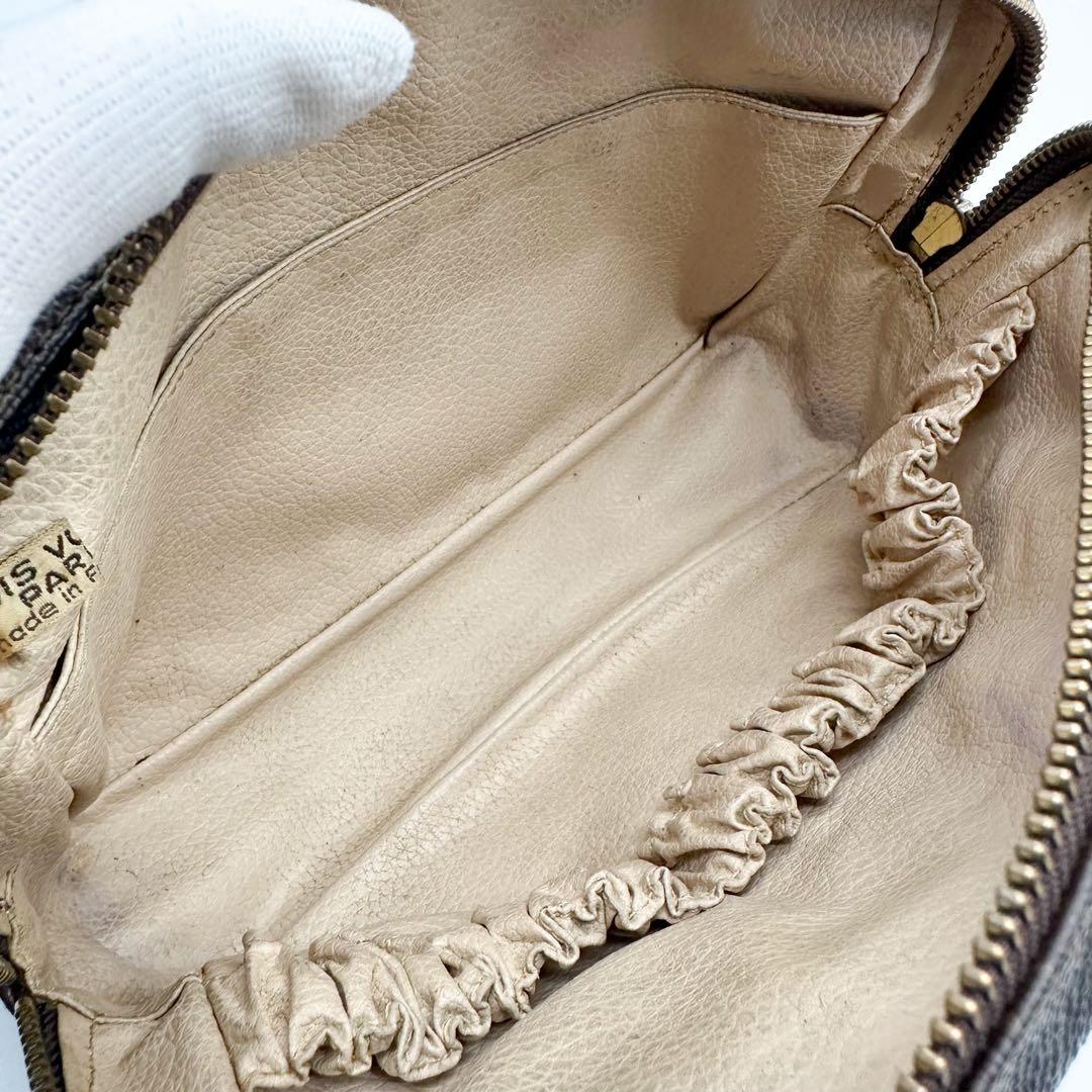 ルイヴィトン トゥルース トワレット 23 モノグラム クラッチバッグ