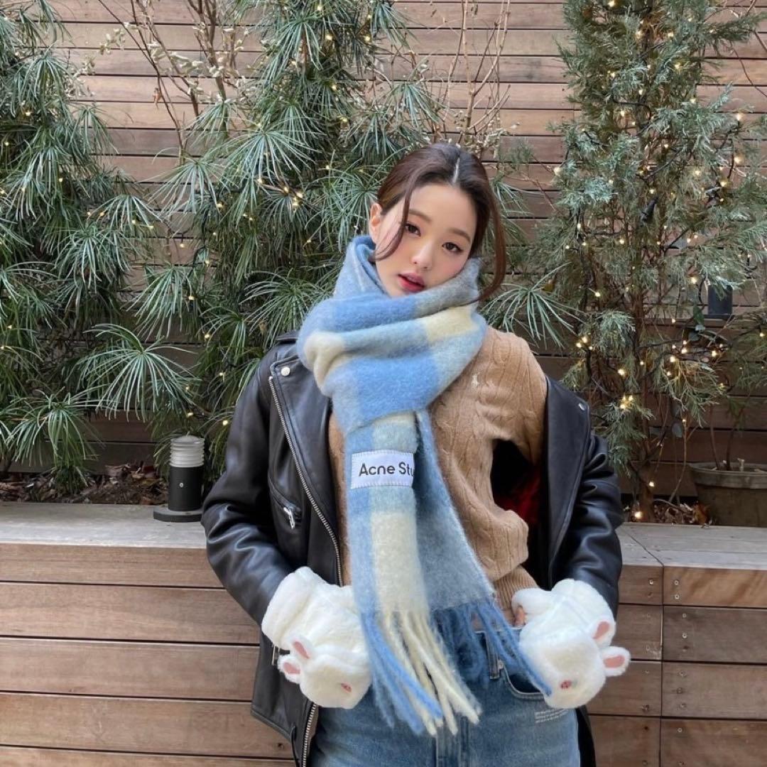 Acne Studios チェックマフラー - メルカリ