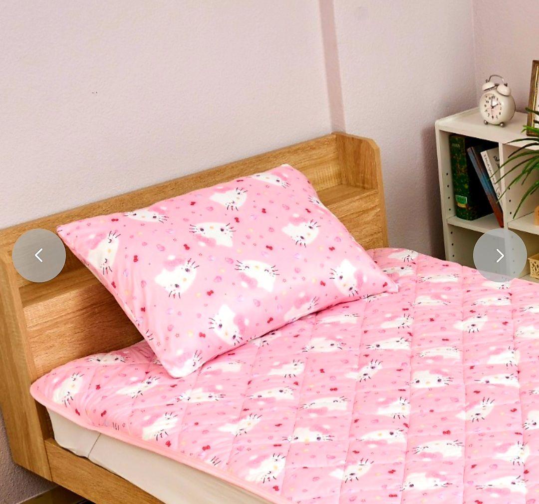 ハローキティ❤50周年記念Availコラボ 敷きパッド - メルカリ