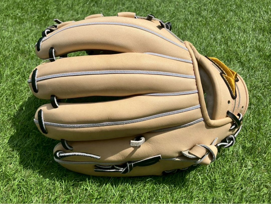 ミズノプロ　硬式　オーダー　HAGA　村上　内野用　定価71,500円　グラブ