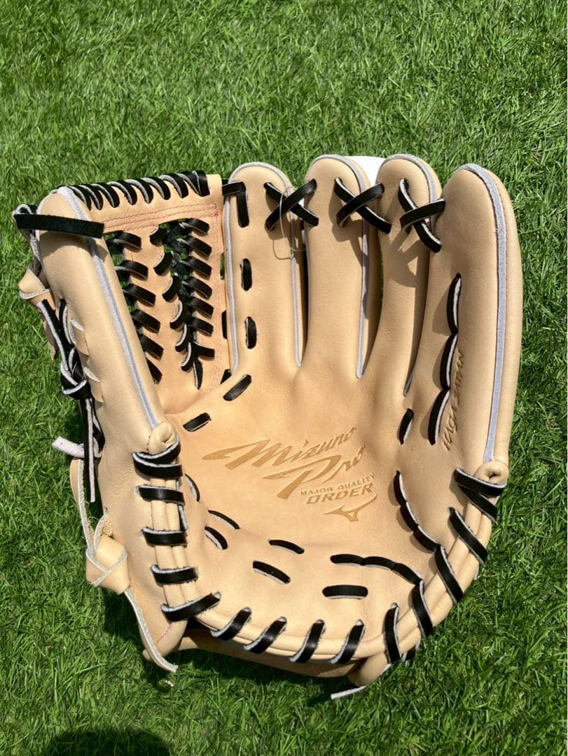 ミズノプロ　硬式　オーダー　HAGA　村上　内野用　定価71,500円　グラブ