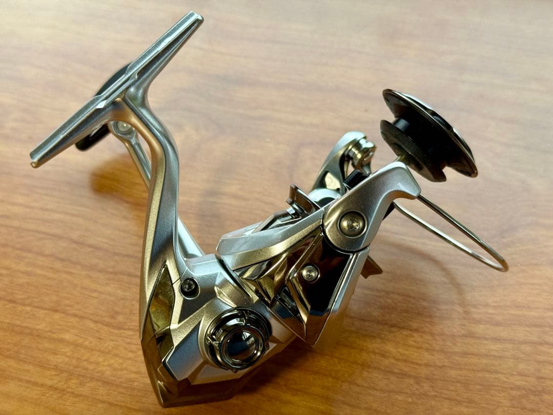 SHIMANO 23ストラディック C3000HG スプール無し 難あり