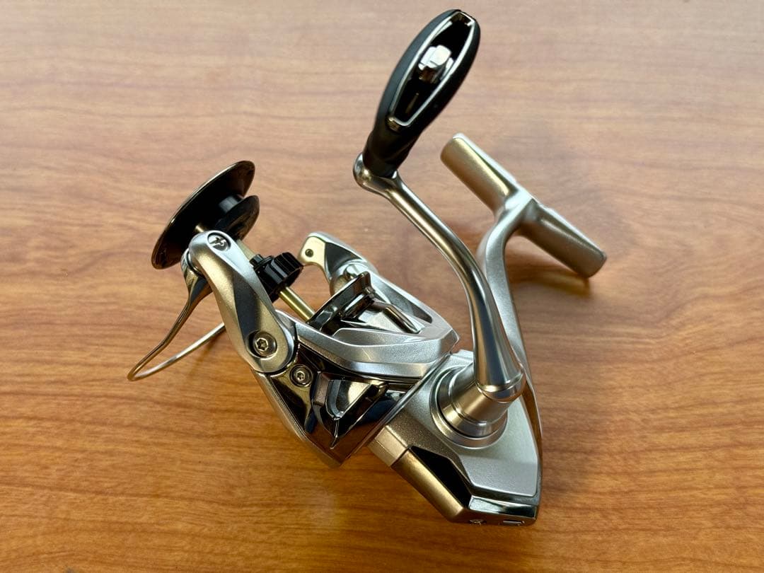 SHIMANO 23ストラディック C3000HG スプール無し 難あり