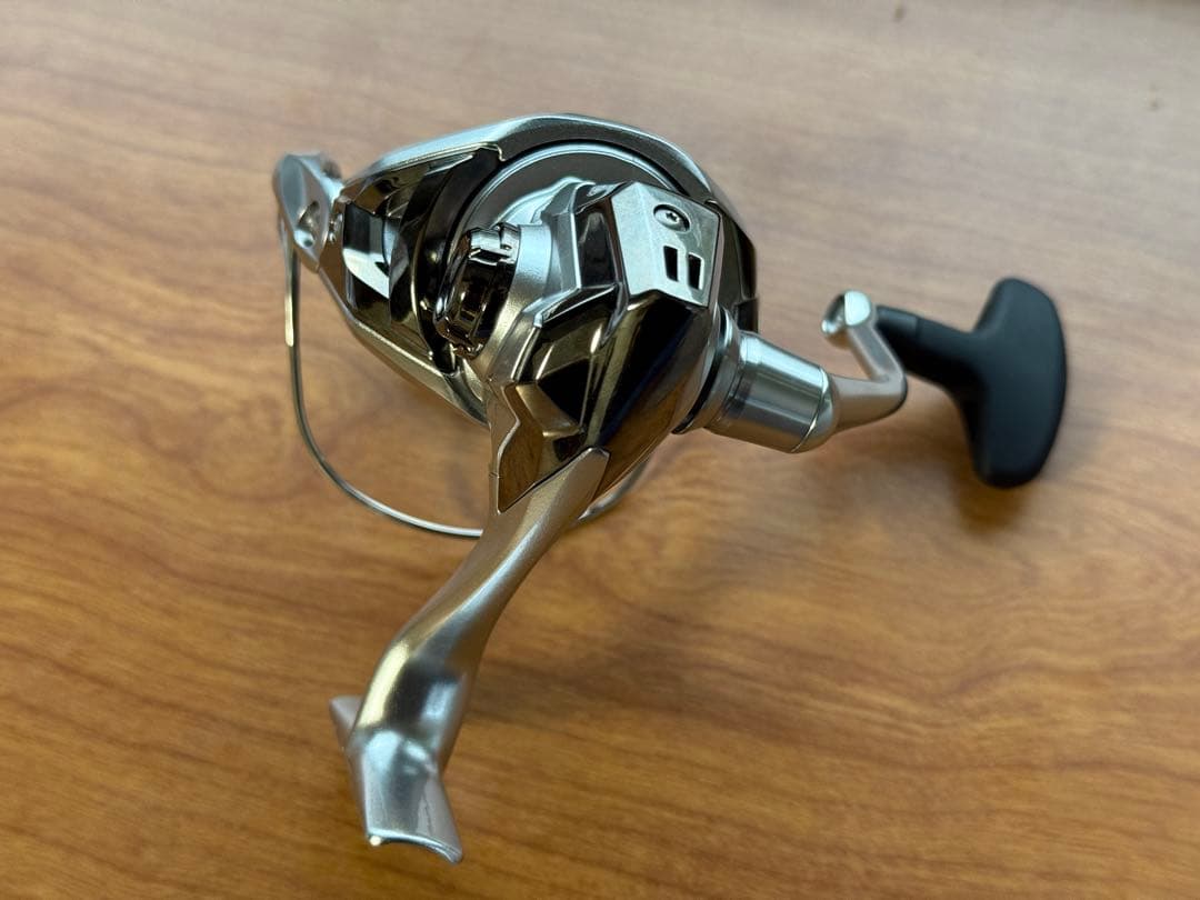 SHIMANO 23ストラディック C3000HG スプール無し 難あり