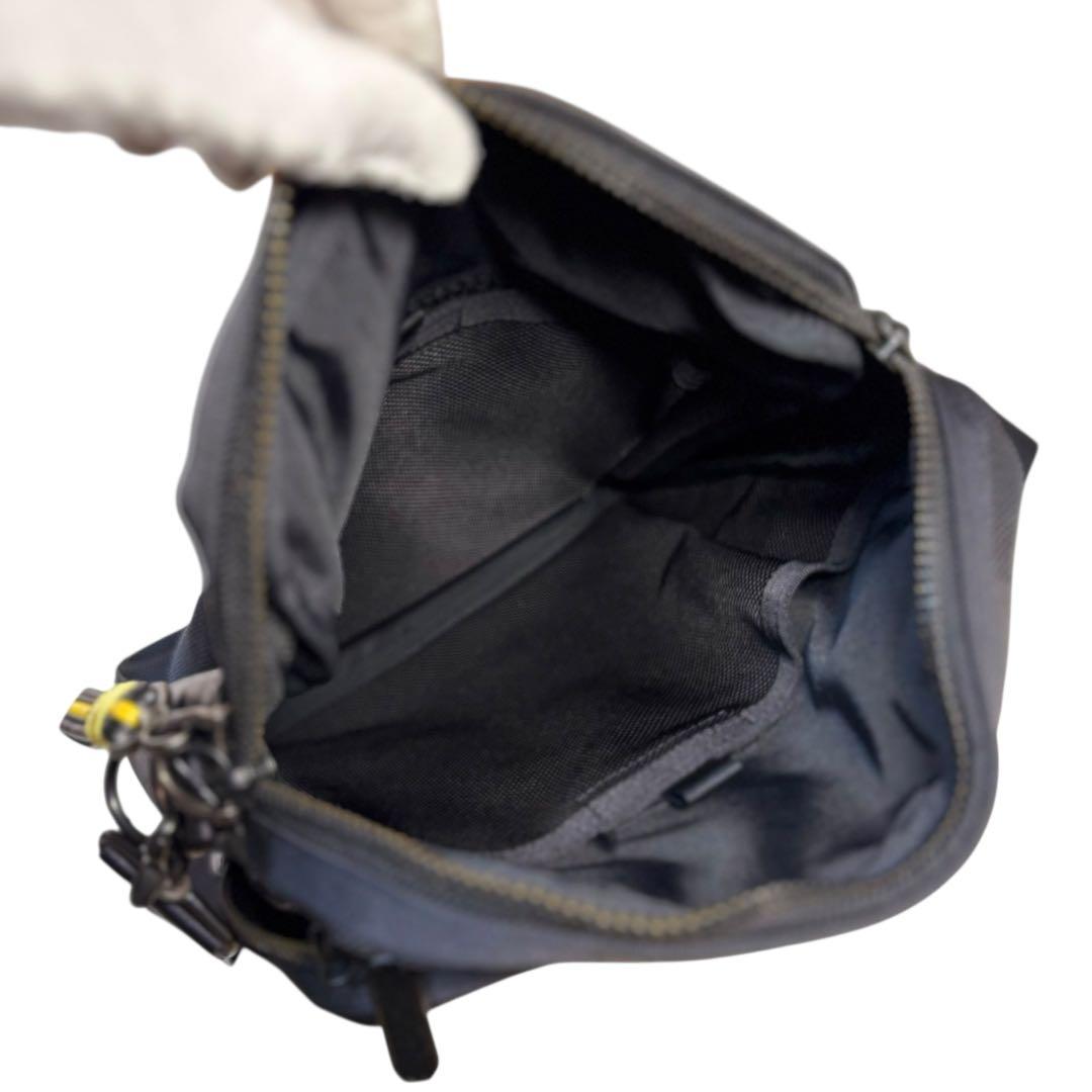 PORTER ヒート　メッセンジャーバッグ　ショルダーバッグ　ブラック