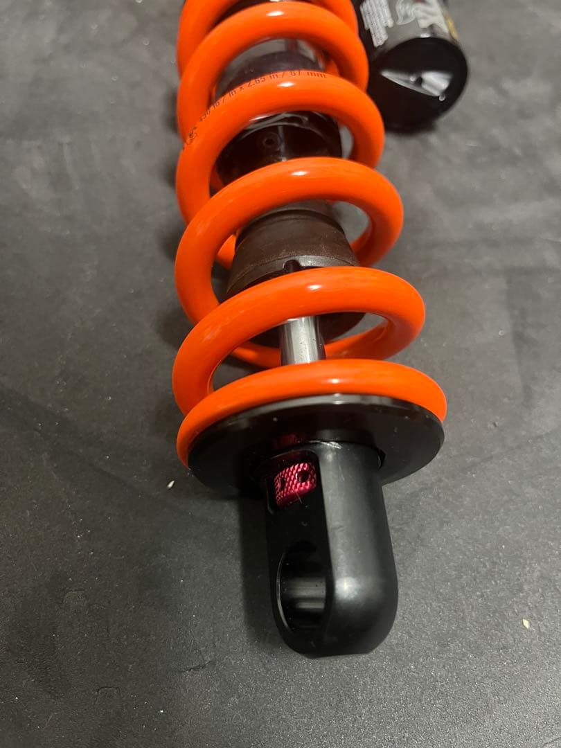 FOX DHX2 230mm x 65mm slsスプリング サスペンション