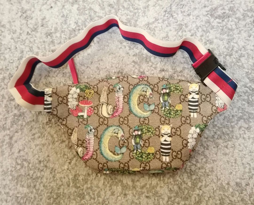 GUCCI グッチウエストポーチ　502095ヒグチユウコ　アニマルプリント