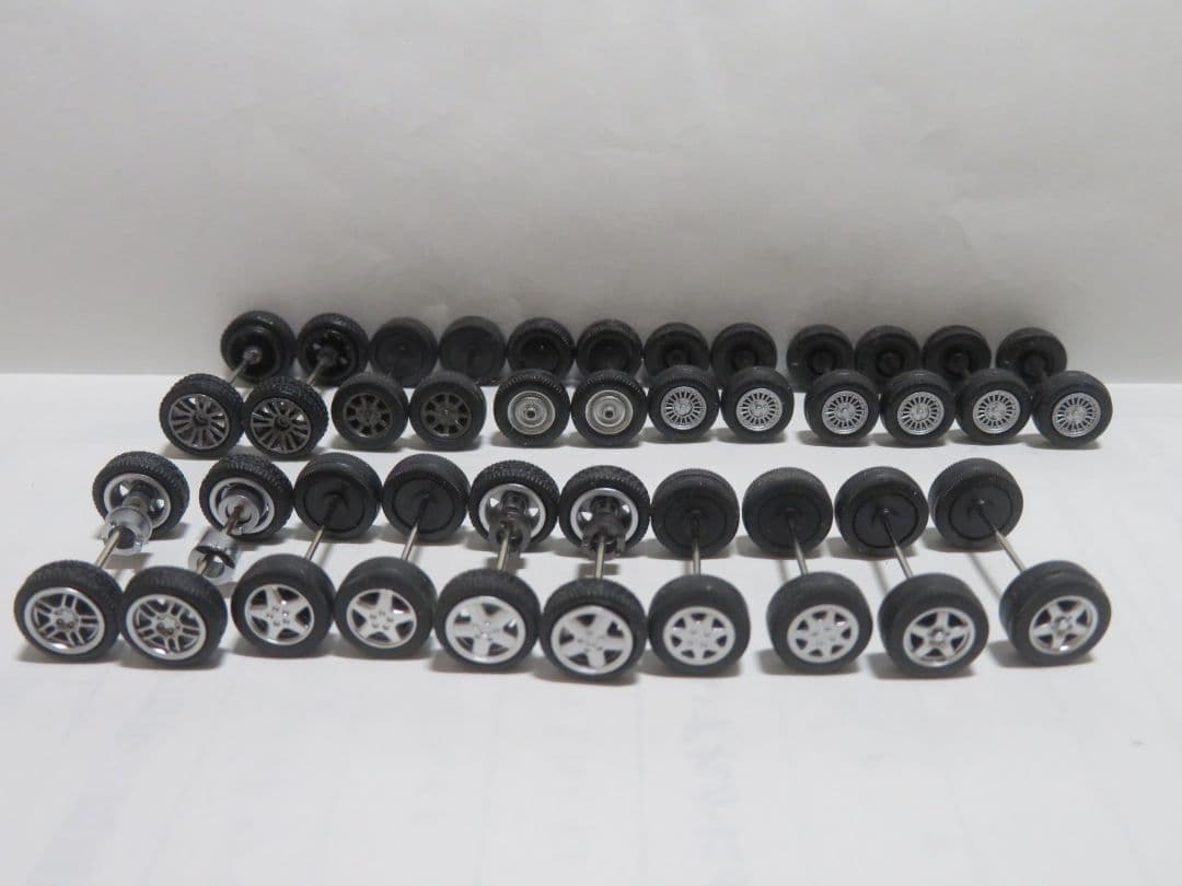 トミカリミテッドヴィンテージ ミニカー ホイール 1/64 改造用 - メルカリ