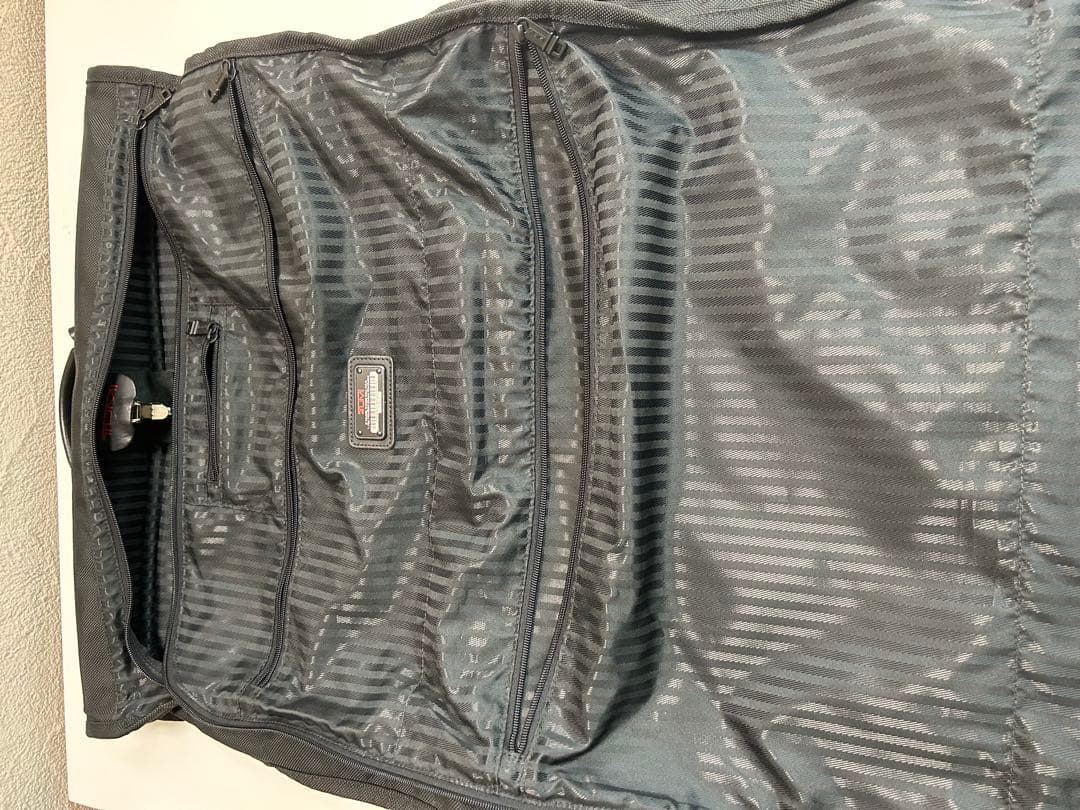 TUMI ガーメント・バッグ・トライフォールド・キャリーオン