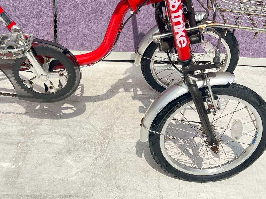 Trike 社 ユニバーサルトライク赤い三輪車