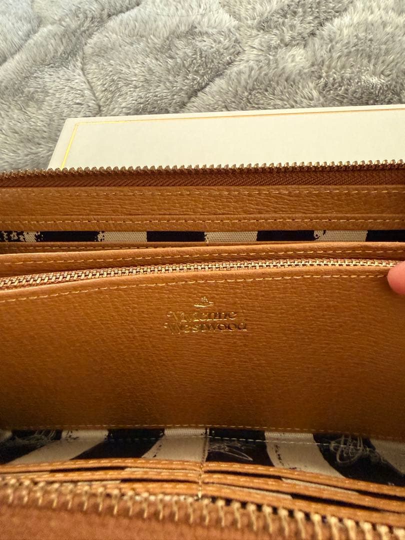 お値下価格☆美品☆ヴィヴィアンウエストウッド☆EXECUTIVE ラウンドジップ