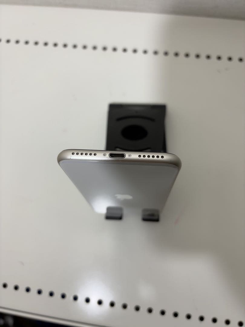 早い者勝ち　[SIMフリー]Apple iPhone se3 64GB