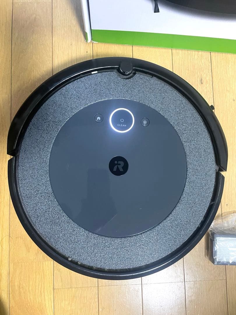 【2月8日まで出品予定】iRobot Roomba i3 本体　充電器/交換部品