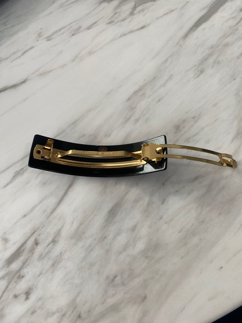 CHANEL ブラック ヘアクリップ クリスタル装飾 B62726535