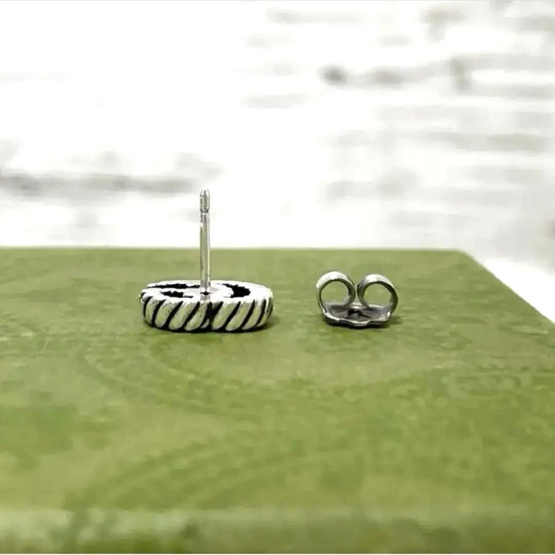 【極美品】グッチ　マーモントGG ツイストピアス片耳　希少　925 アラベスク