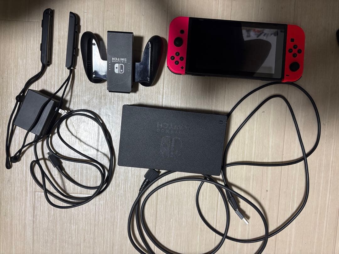 ⭕️最速発送⭕️Nintendo Switch 本体 付属品付き　箱無しジョイコン有