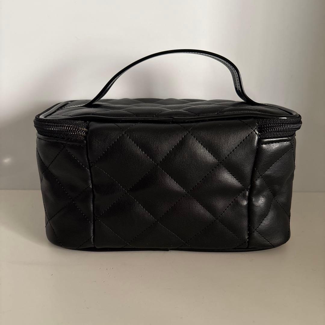CHANEL キルティングポーチ ブラック V118910070 安く 買う