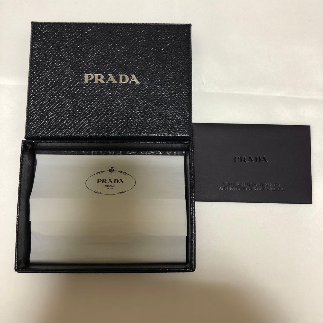 PRADA プラダ　キーケース