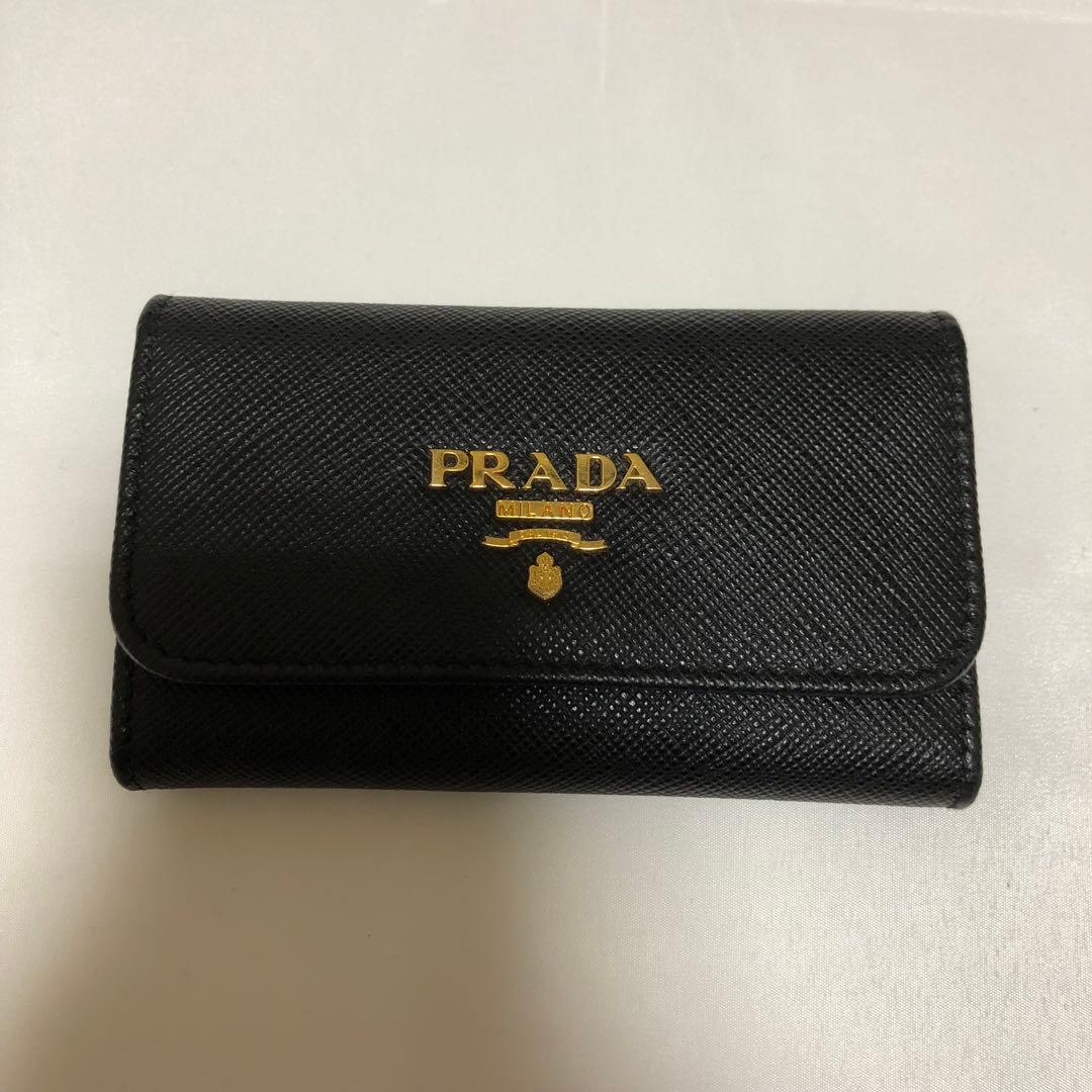 PRADA プラダ　キーケース
