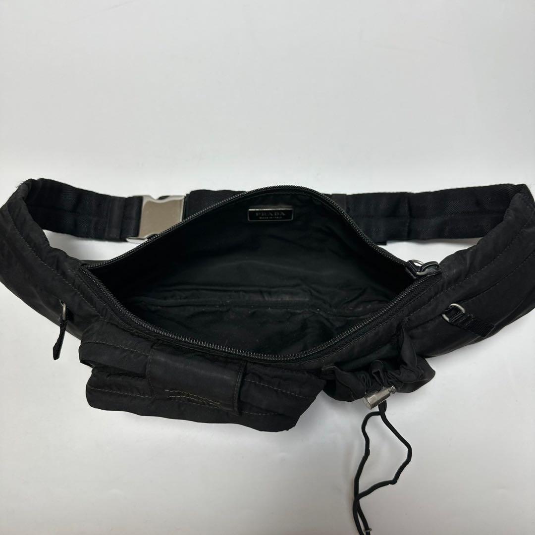 i12【美品】プラダ　三角ロゴ　ナイロンブラック　ボディバッグショルダーバッグ.