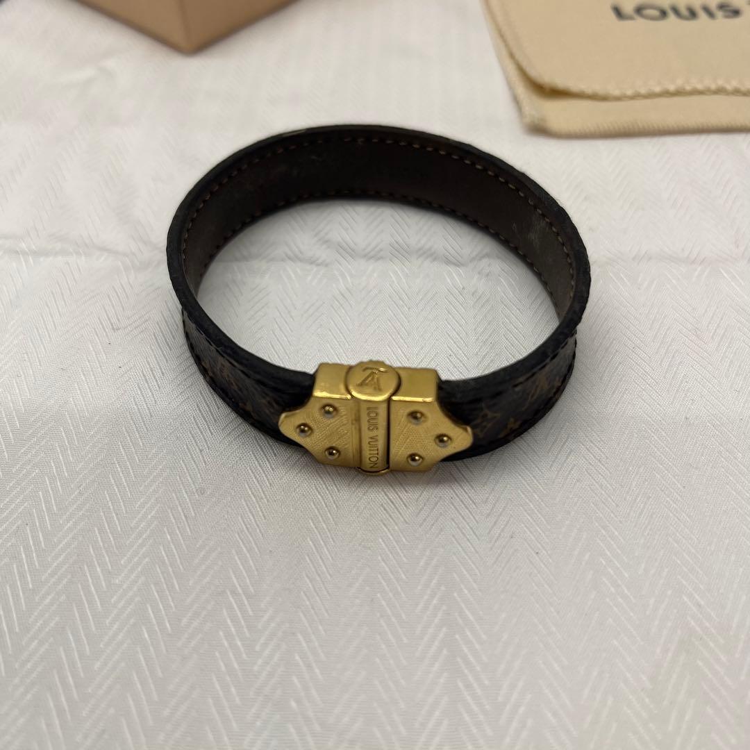 ルイヴィトン モノグラム ブレスレット ゴールド バングル　M6689