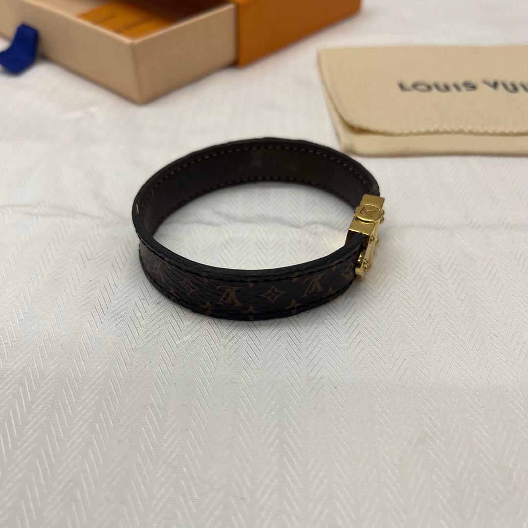 ルイヴィトン モノグラム ブレスレット ゴールド バングル　M6689